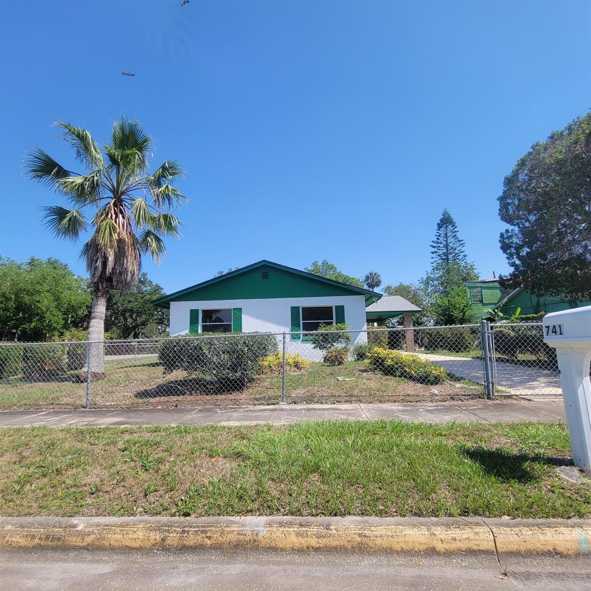 Image 9 of 57 For 741 Ellen Street