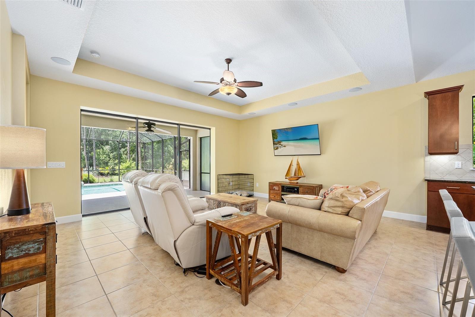 Image 13 of 73 For 27 Bay Court