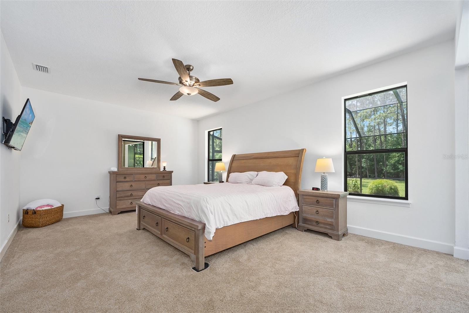 Image 18 of 73 For 27 Bay Court