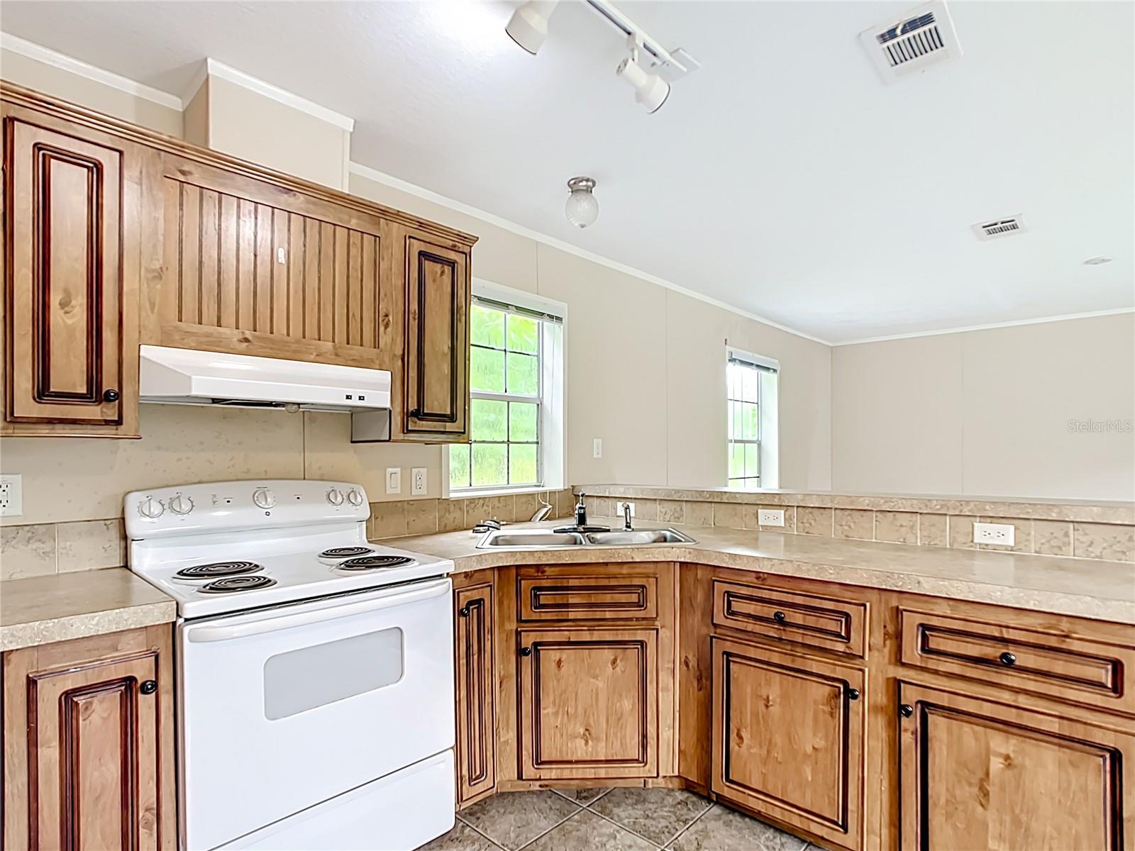 Image 11 of 41 For 15965 44th Avenue Road