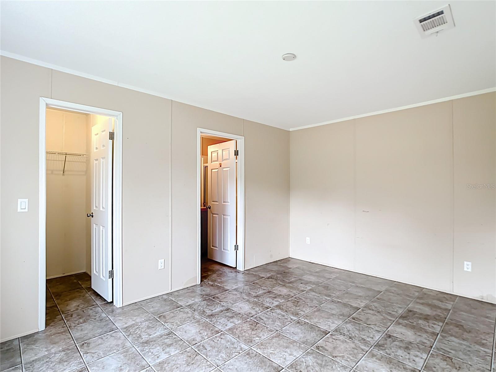 Image 14 of 41 For 15965 44th Avenue Road