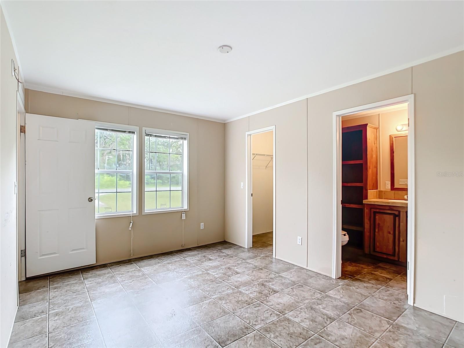Image 18 of 41 For 15965 44th Avenue Road