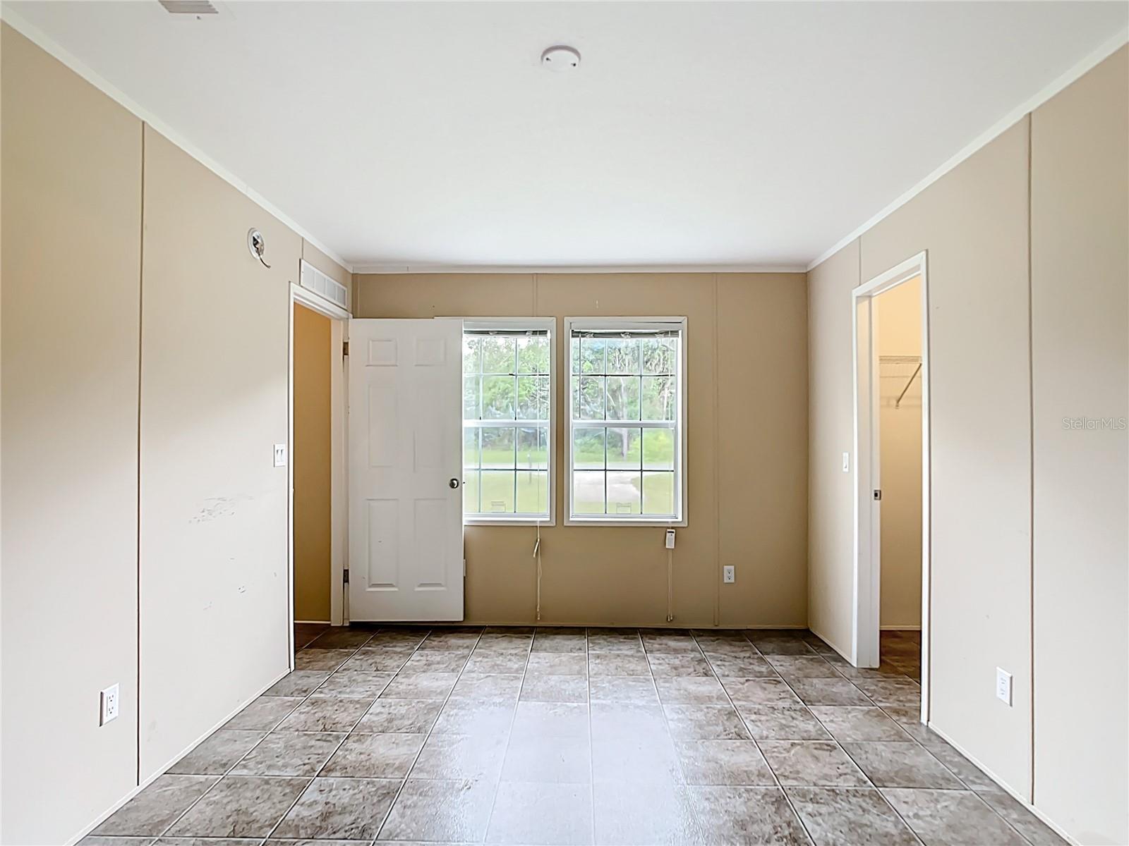 Image 19 of 41 For 15965 44th Avenue Road