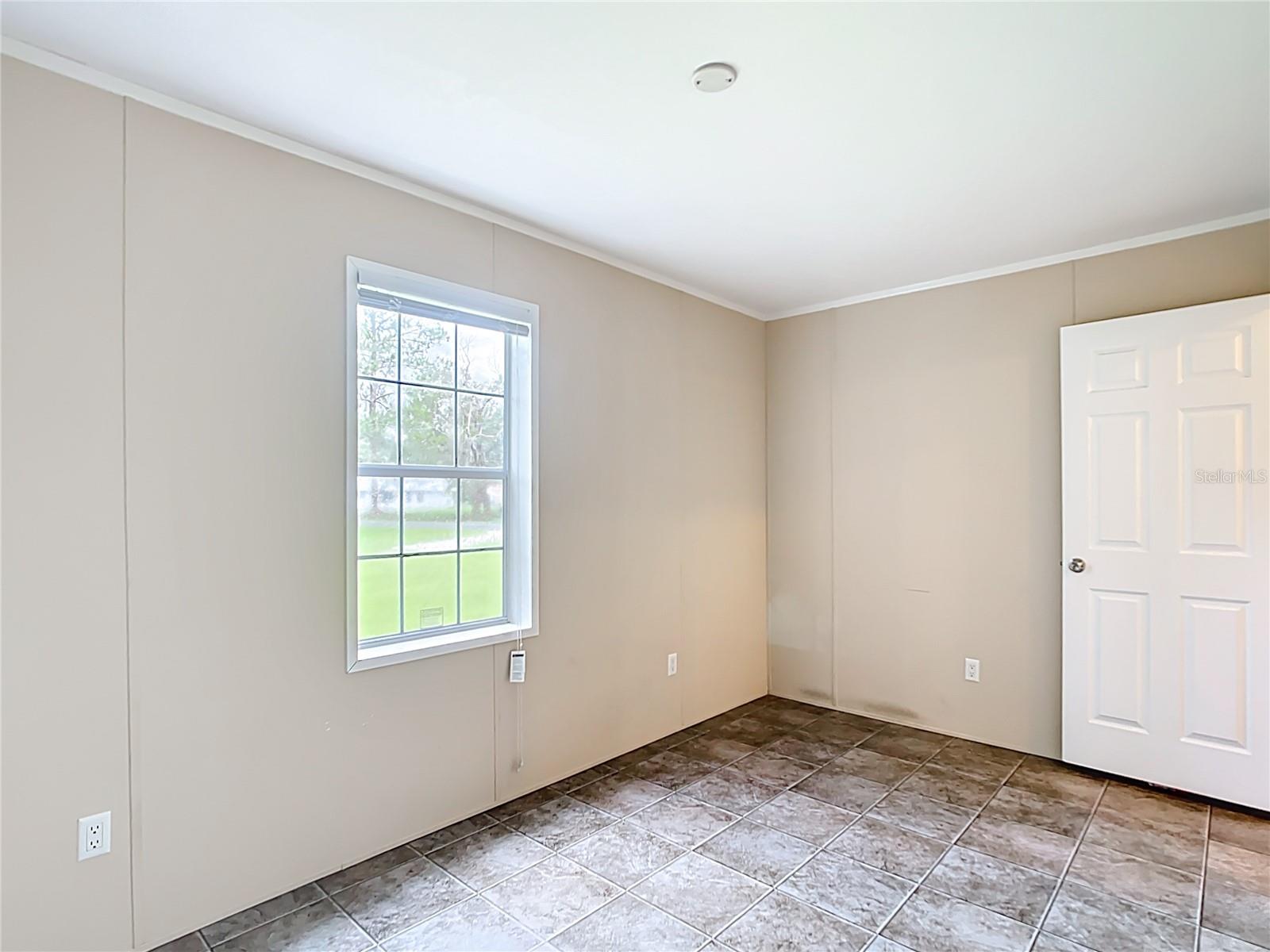 Image 30 of 41 For 15965 44th Avenue Road