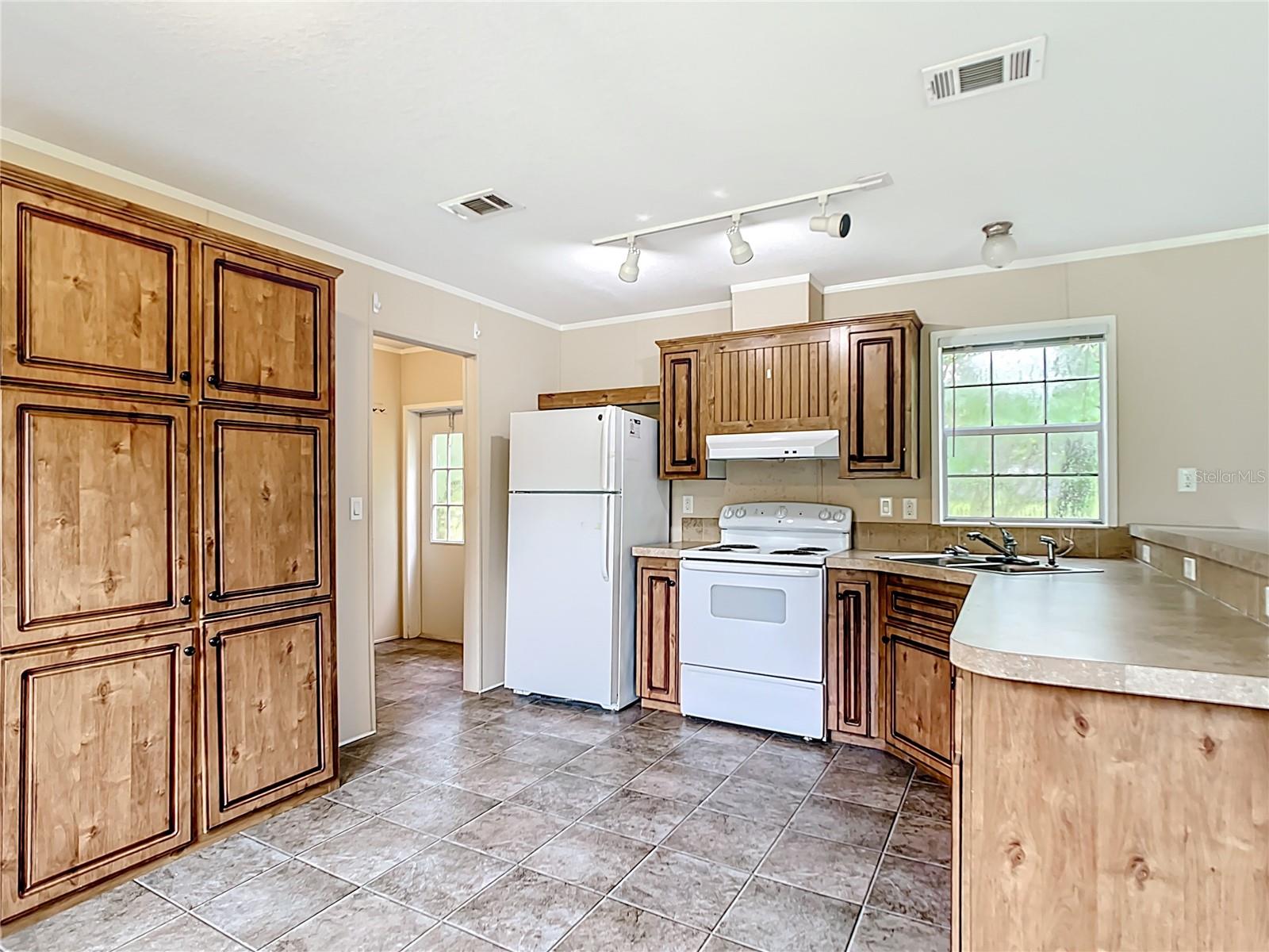 Image 7 of 41 For 15965 44th Avenue Road