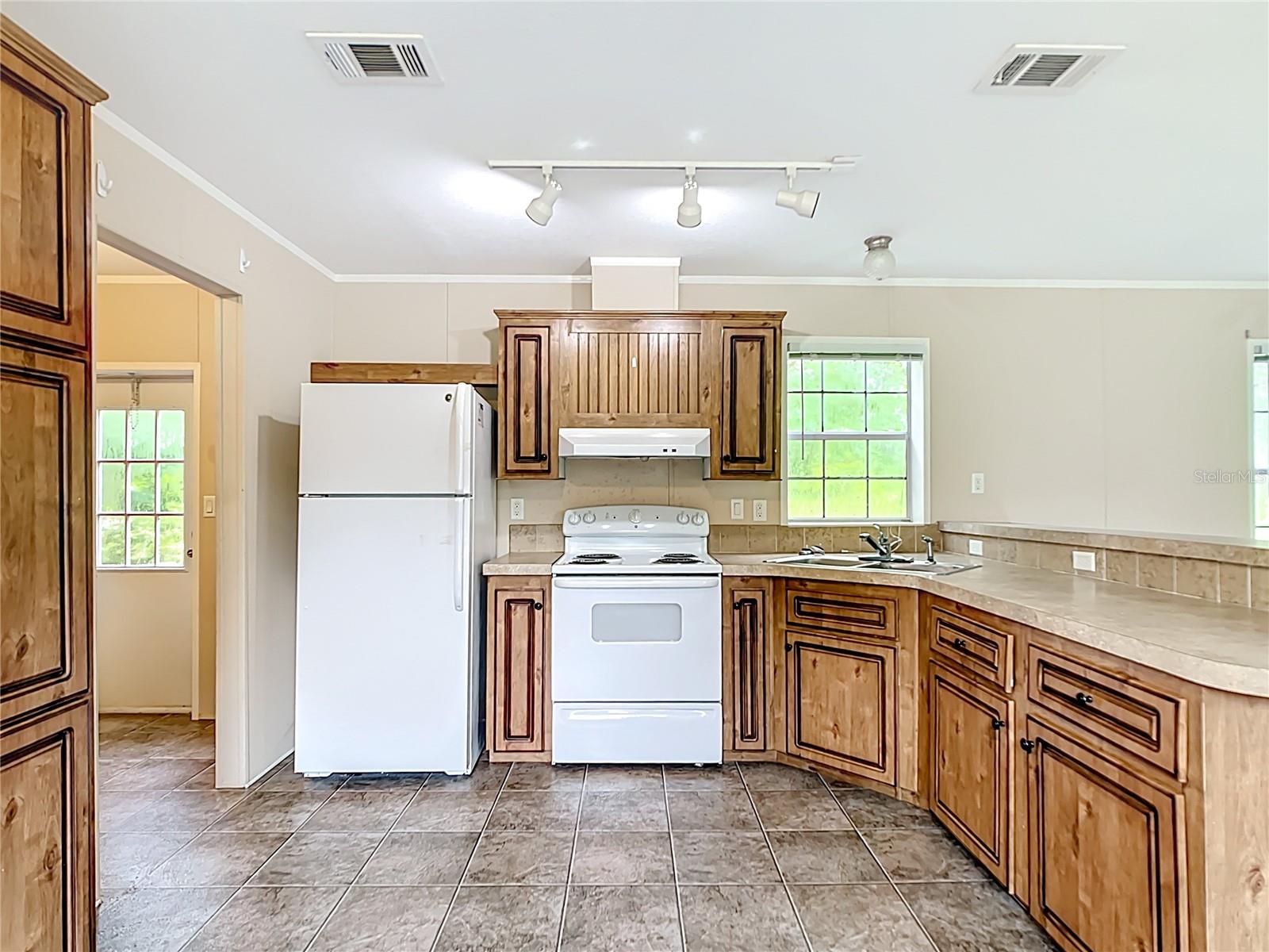 Image 8 of 41 For 15965 44th Avenue Road
