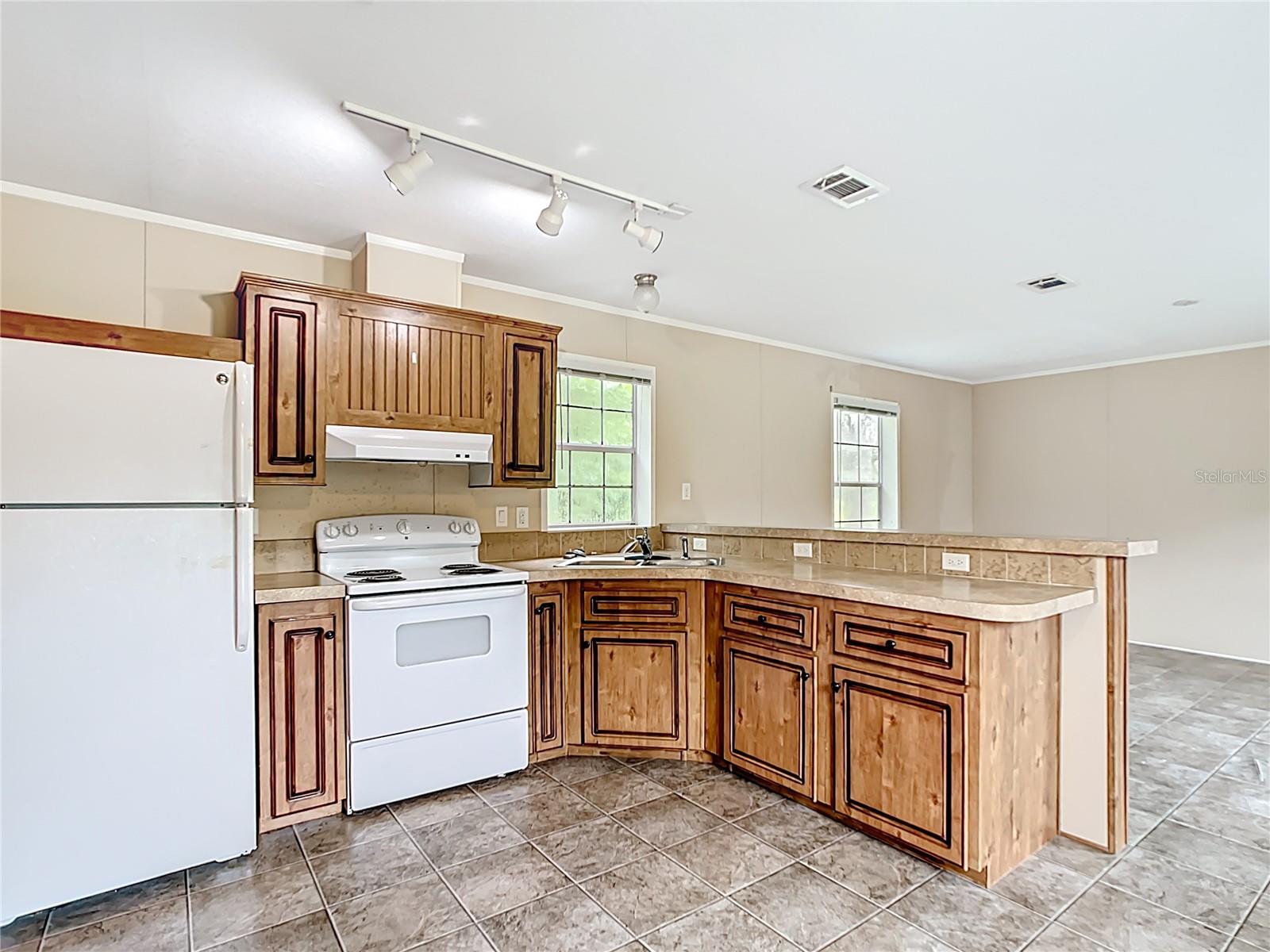 Image 9 of 41 For 15965 44th Avenue Road
