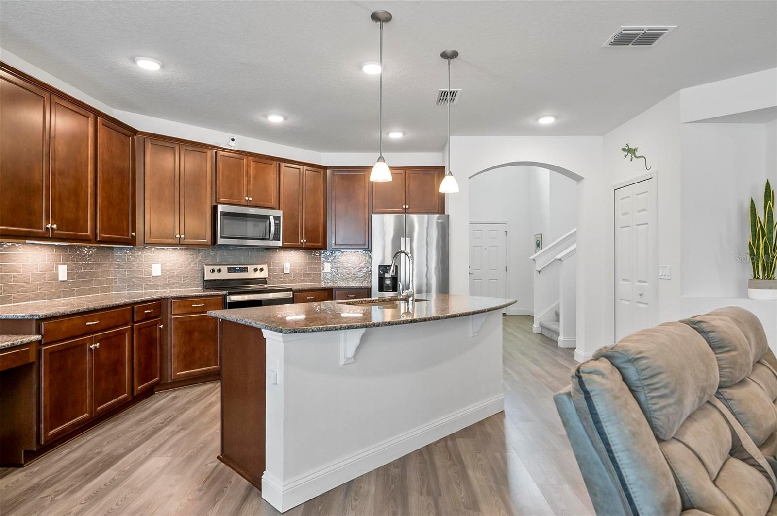 Image 10 of 55 For 40 Oakleaf Way
