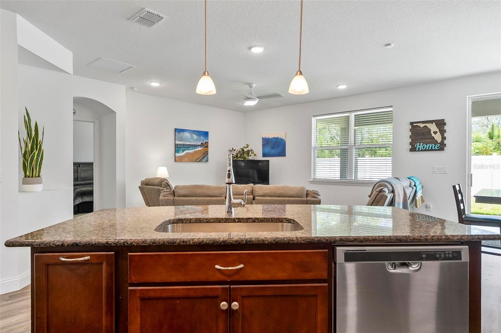 Image 11 of 55 For 40 Oakleaf Way
