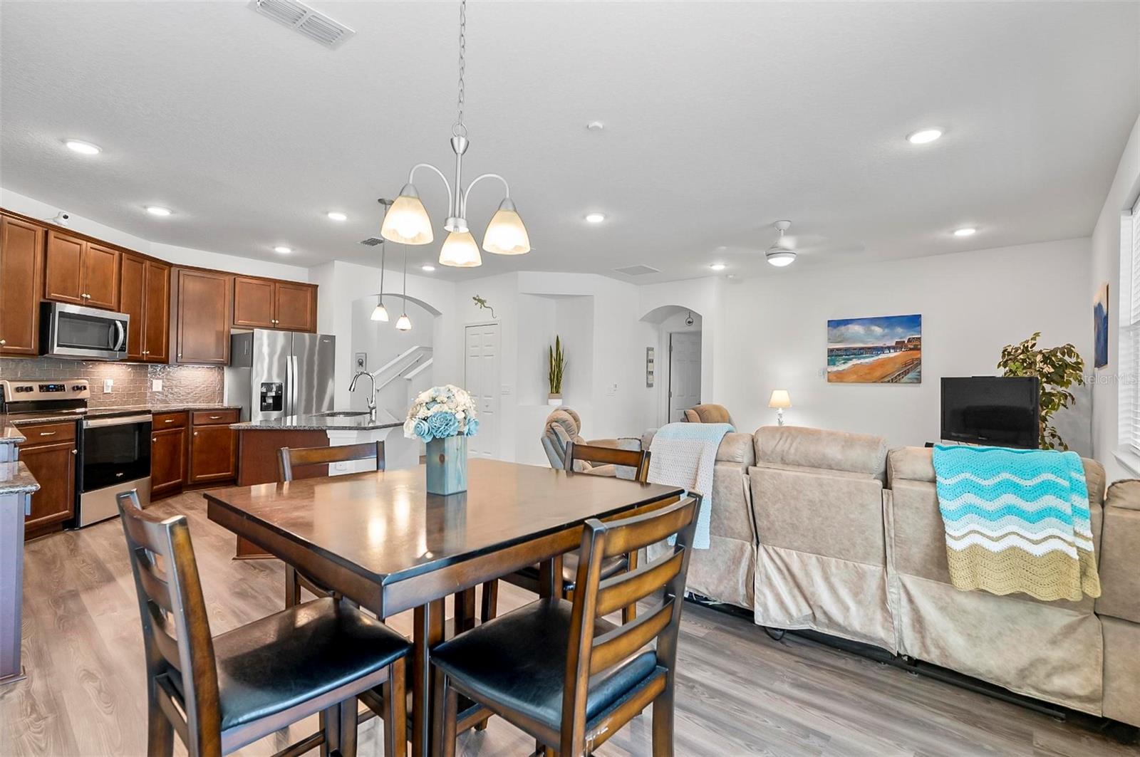 Image 12 of 55 For 40 Oakleaf Way