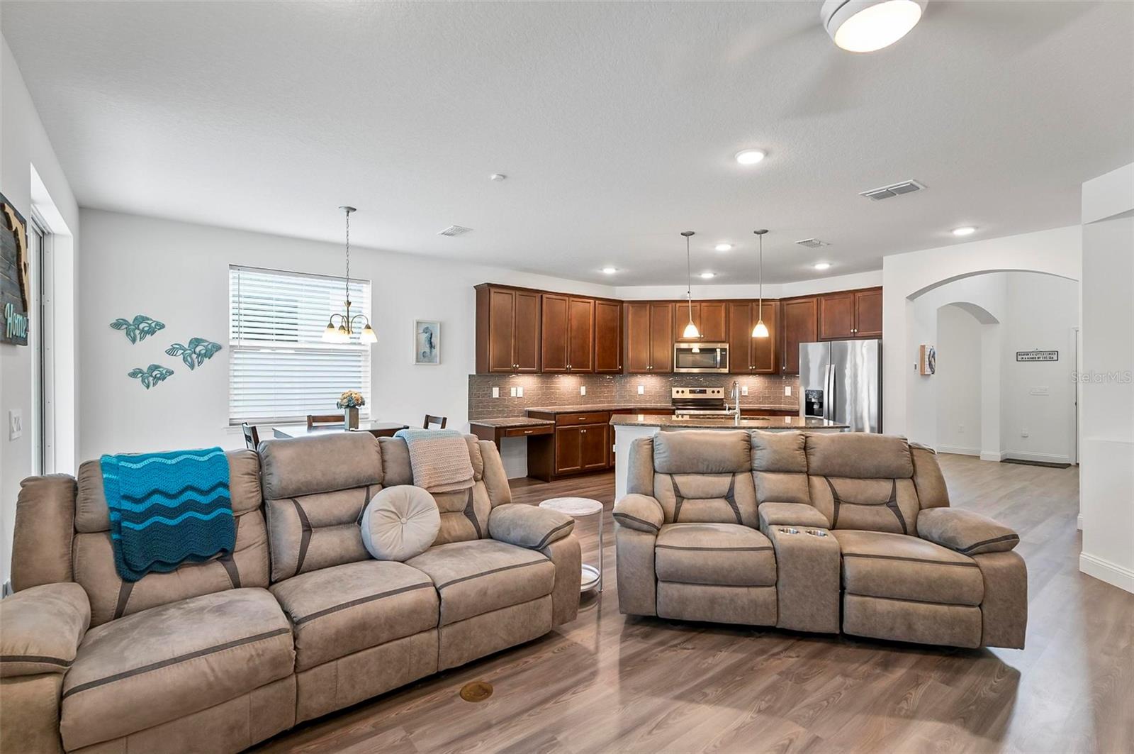 Image 14 of 55 For 40 Oakleaf Way