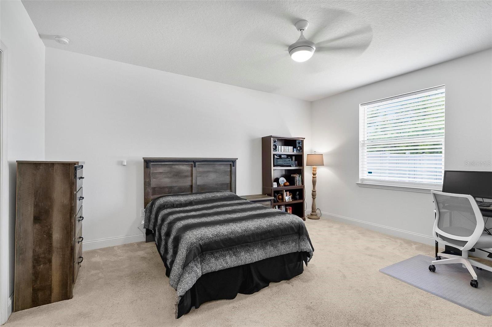 Image 39 of 55 For 40 Oakleaf Way