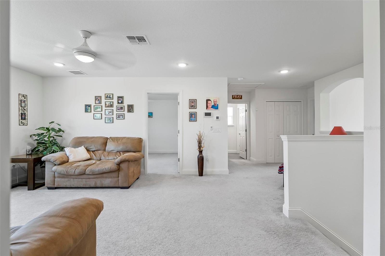 Image 47 of 55 For 40 Oakleaf Way