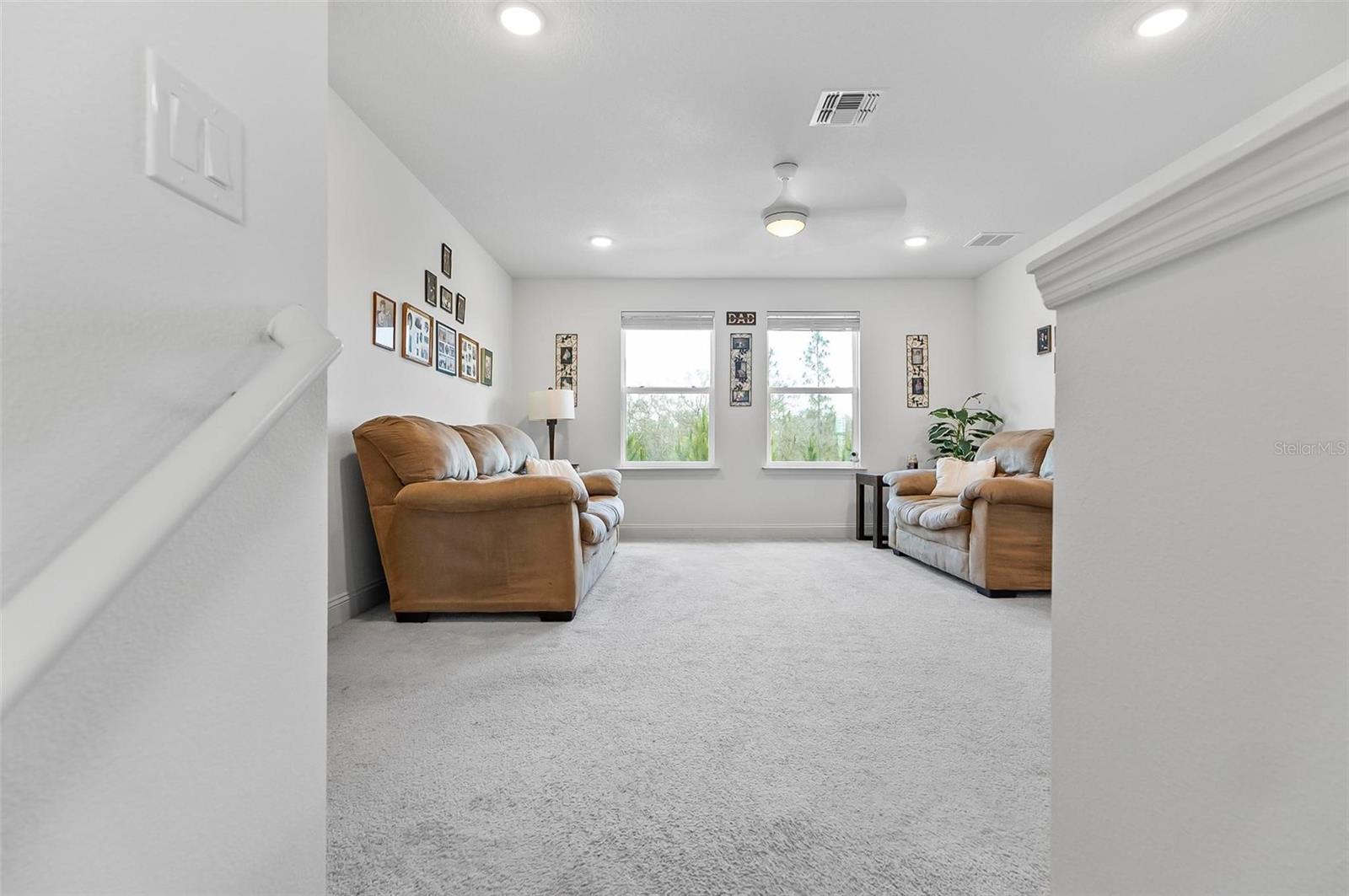 Image 48 of 55 For 40 Oakleaf Way