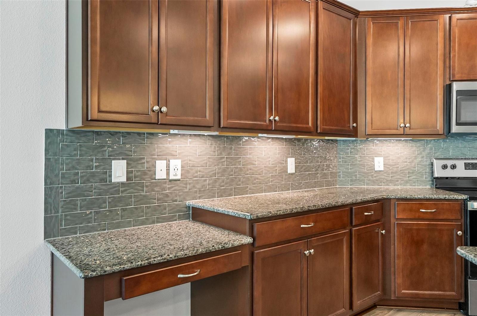 Image 9 of 55 For 40 Oakleaf Way