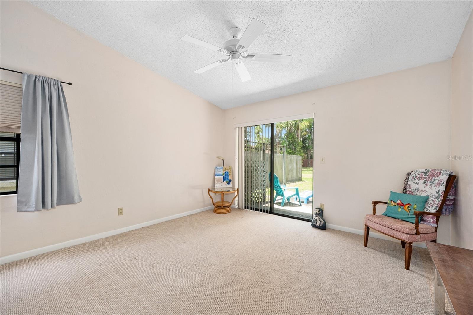 Image 14 of 29 For 915 Stonybrook Circle