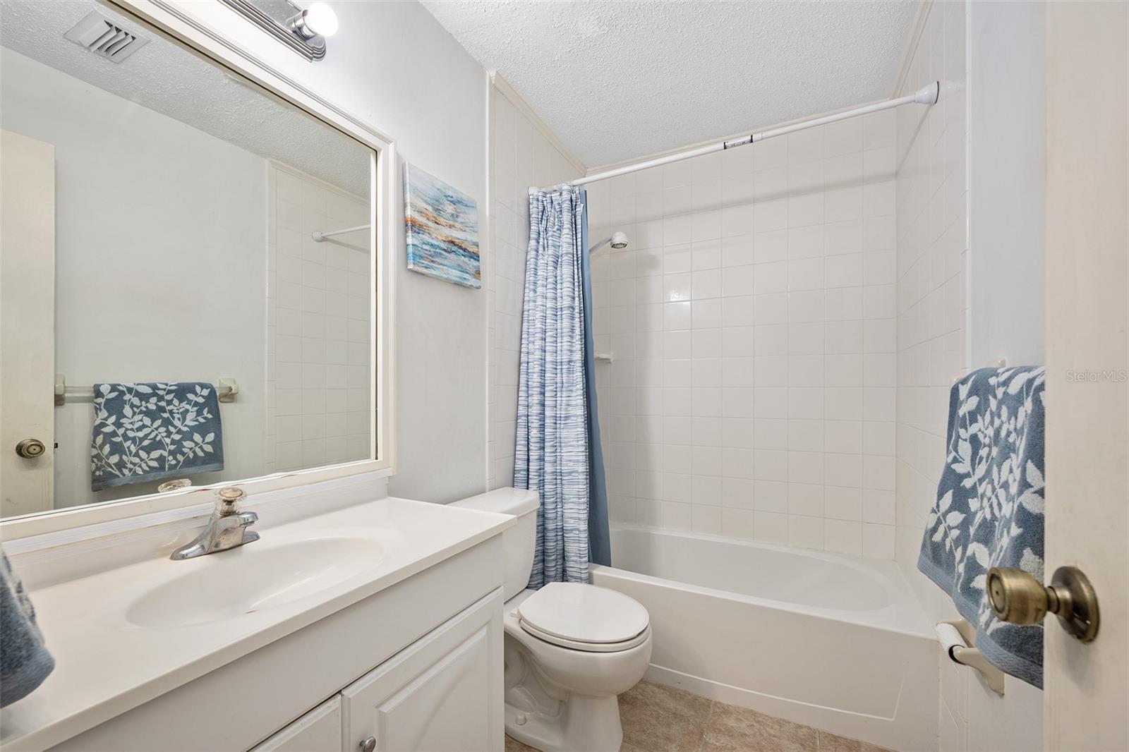 Image 22 of 29 For 915 Stonybrook Circle