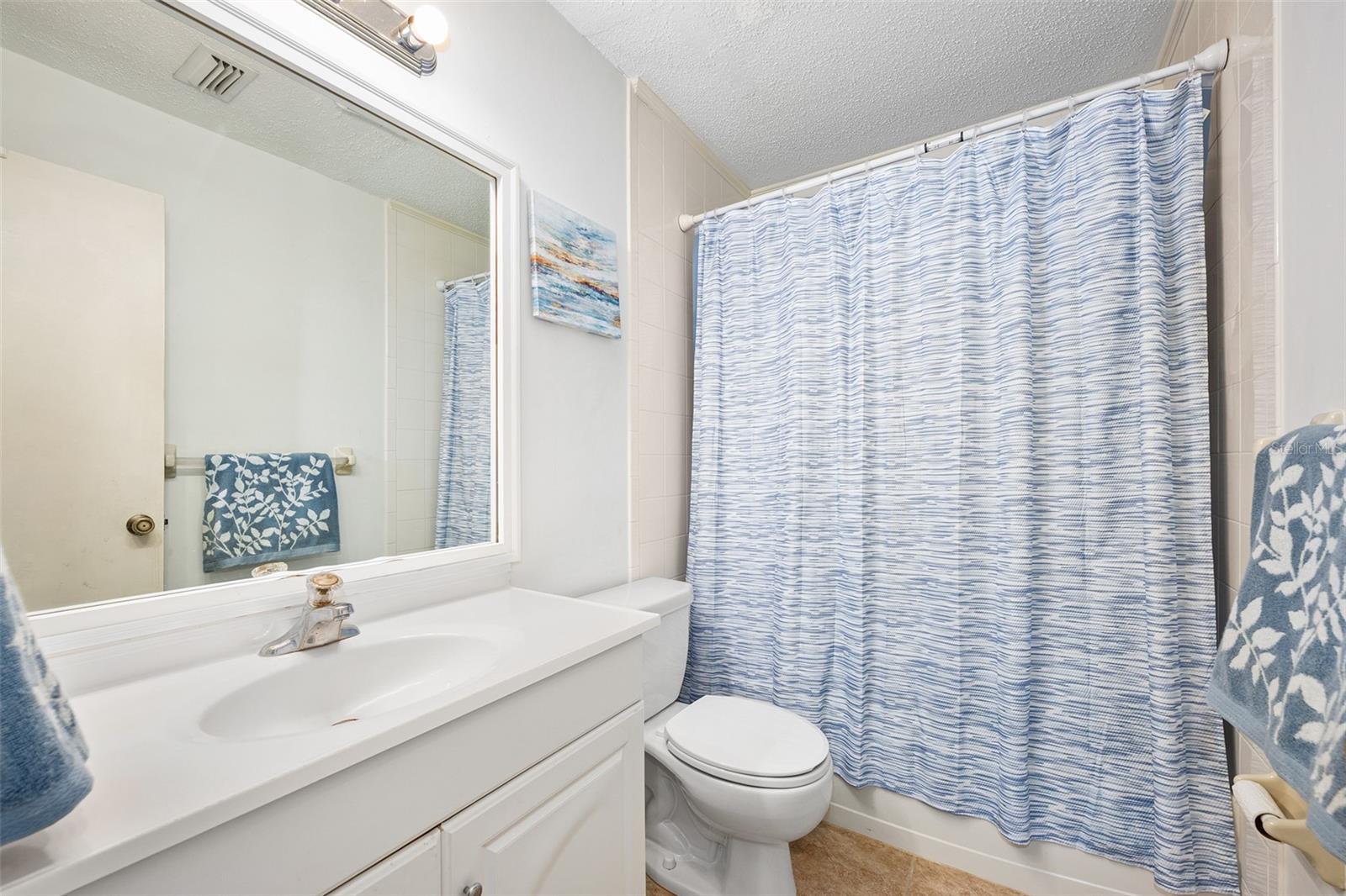 Image 23 of 29 For 915 Stonybrook Circle