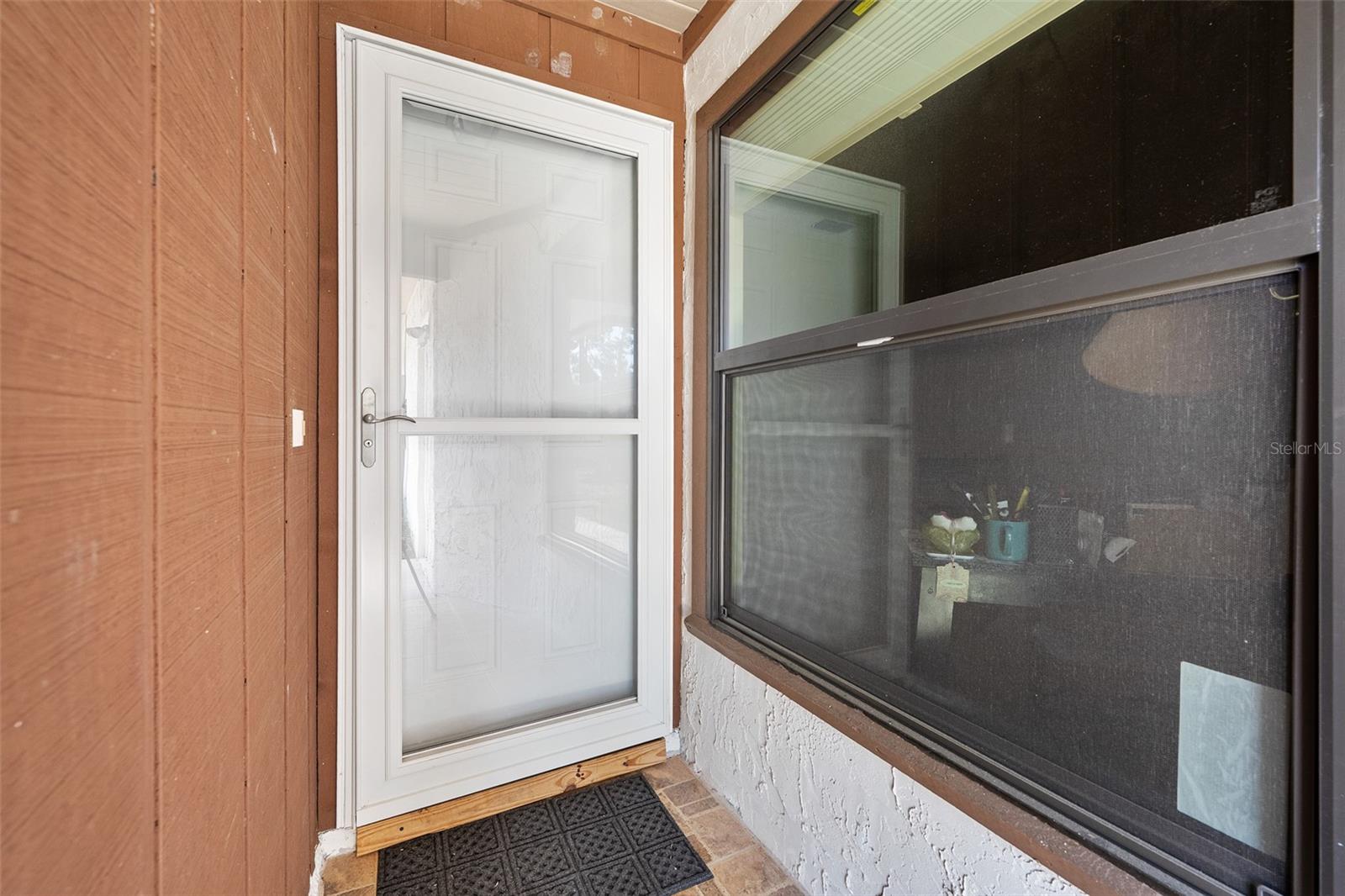 Image 3 of 29 For 915 Stonybrook Circle