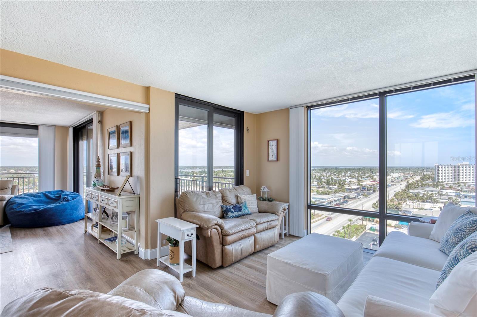 Image 40 of 59 For 1239 Ocean Shore Boulevard 11d
