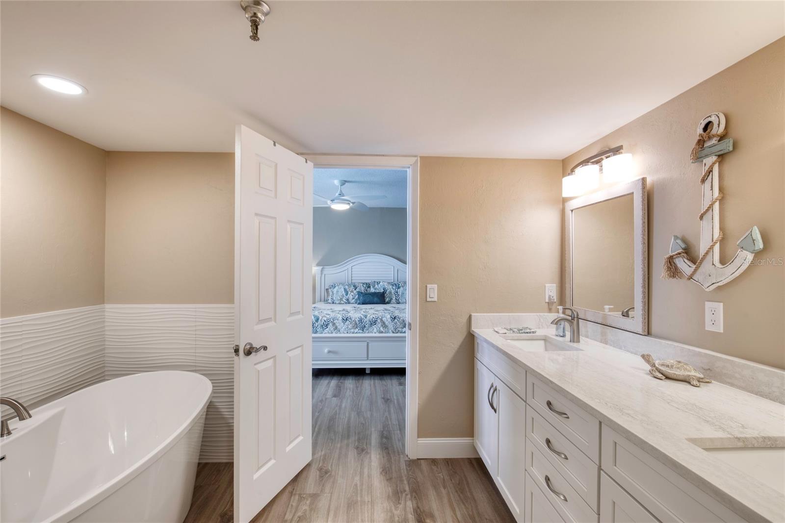 Image 6 of 59 For 1239 Ocean Shore Boulevard 11d