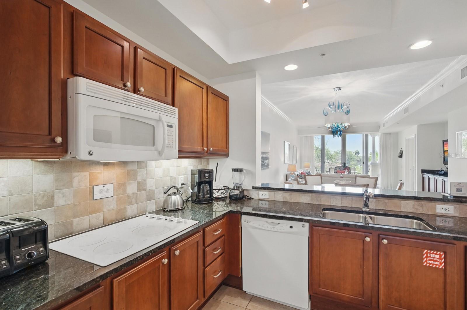 Image 11 of 49 For 102 Yacht Harbor Drive 263
