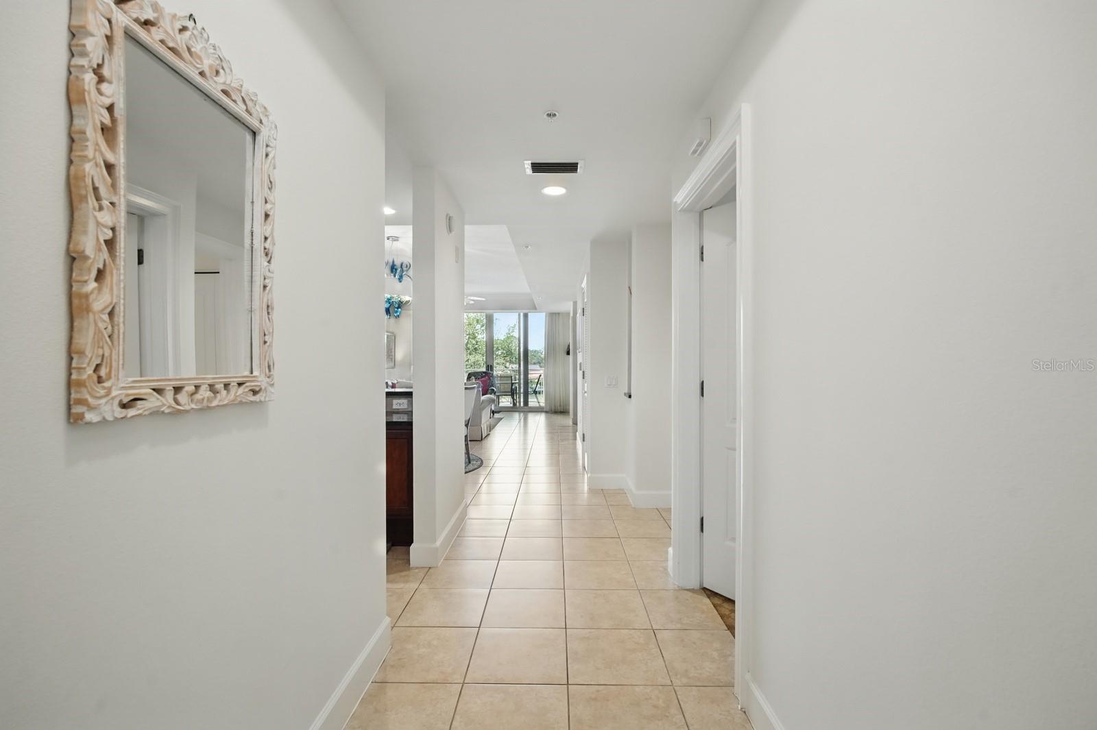 Image 15 of 49 For 102 Yacht Harbor Drive 263