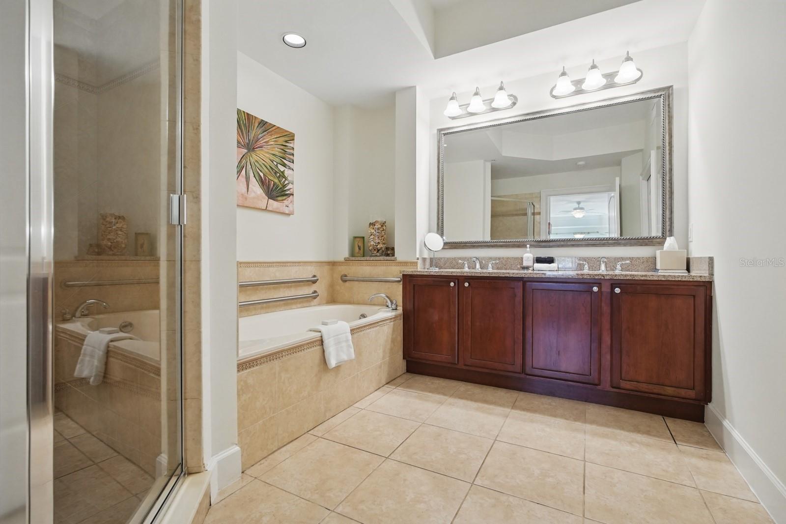 Image 19 of 49 For 102 Yacht Harbor Drive 263