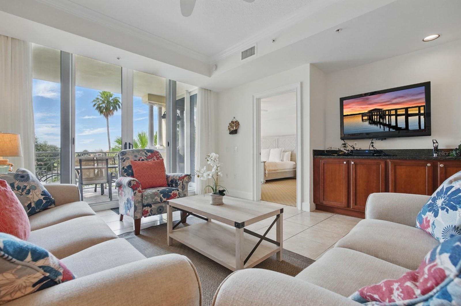 Image 5 of 49 For 102 Yacht Harbor Drive 263
