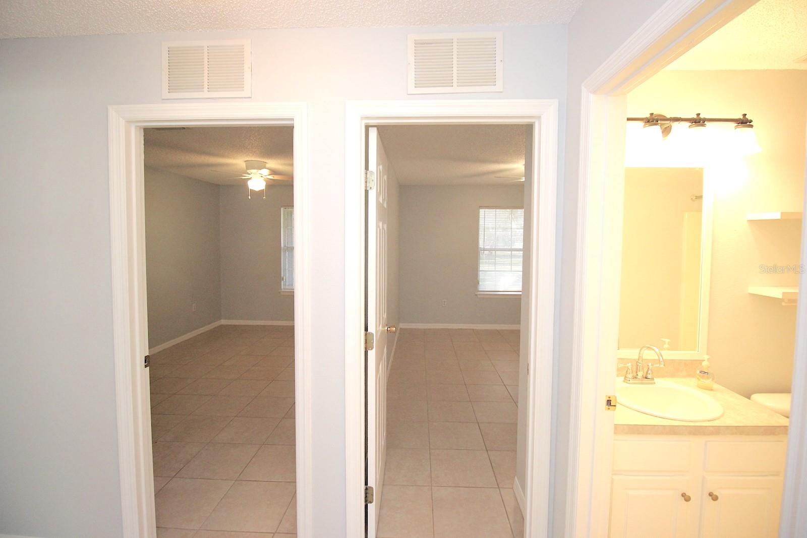 Listing photo id 27 for 12 Round Table Lane