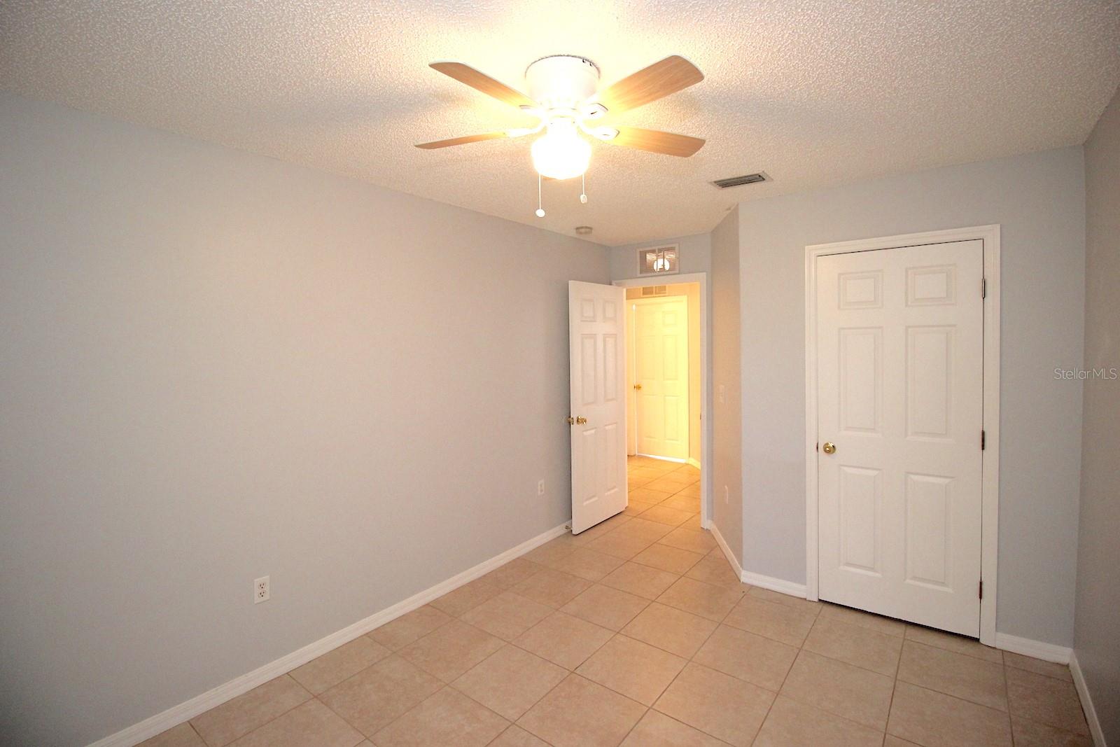 Listing photo id 29 for 12 Round Table Lane