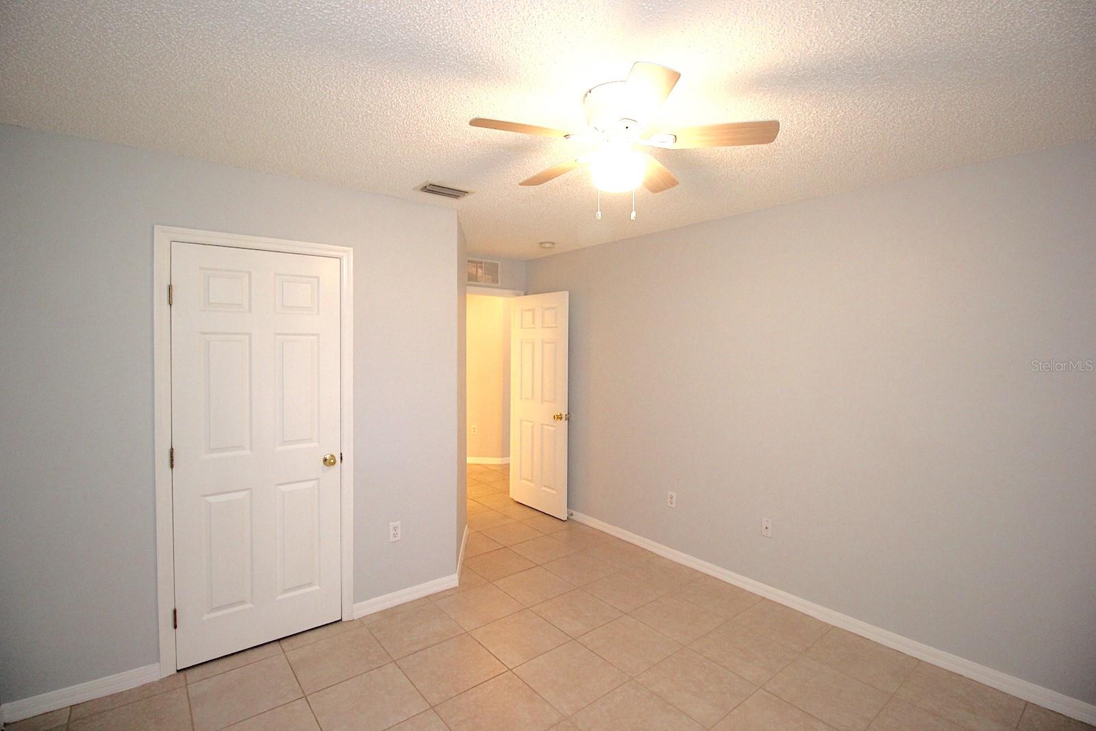 Listing photo id 31 for 12 Round Table Lane