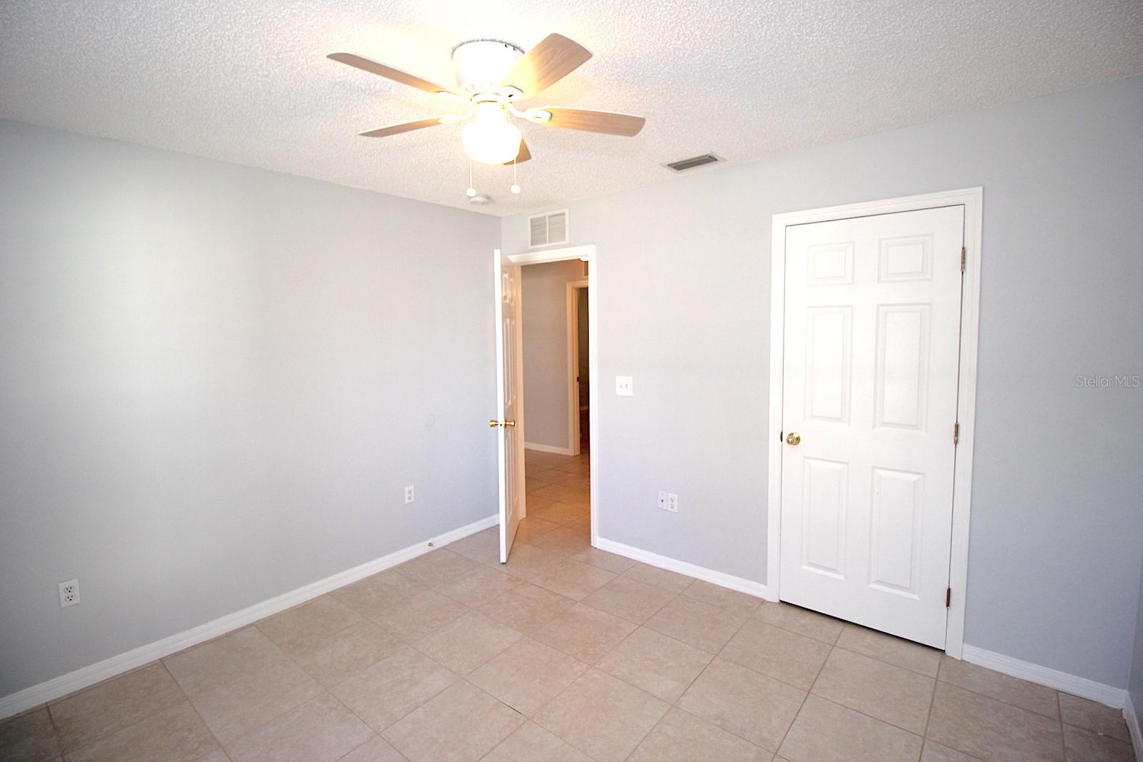 Listing photo id 34 for 12 Round Table Lane