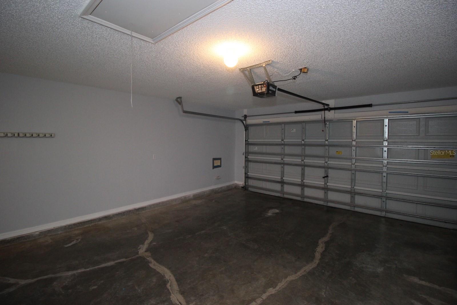 Listing photo id 37 for 12 Round Table Lane