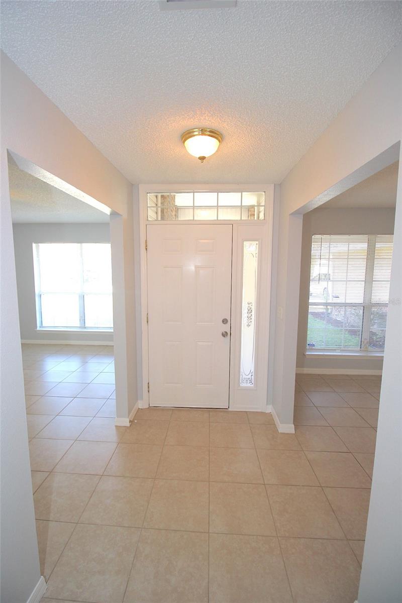 Listing photo id 6 for 12 Round Table Lane