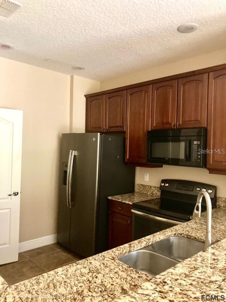 Image 4 of 12 For 35 Riverview Bend S 1821
