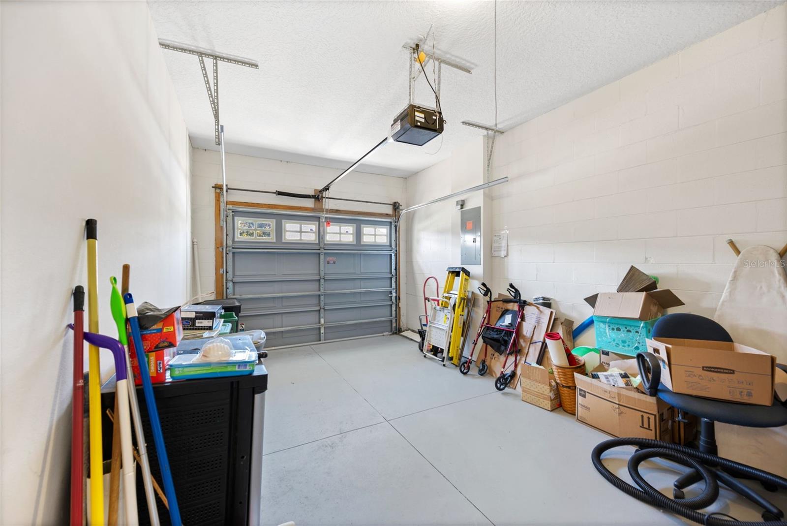 Image 37 of 55 For 33 Veranda Way 33