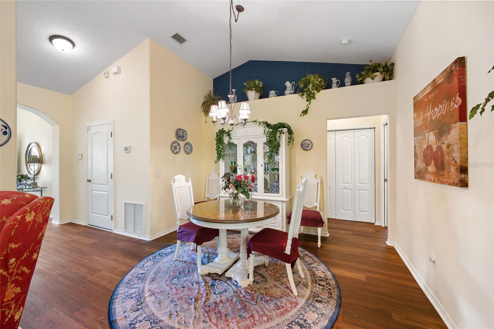 Image 7 of 55 For 33 Veranda Way 33