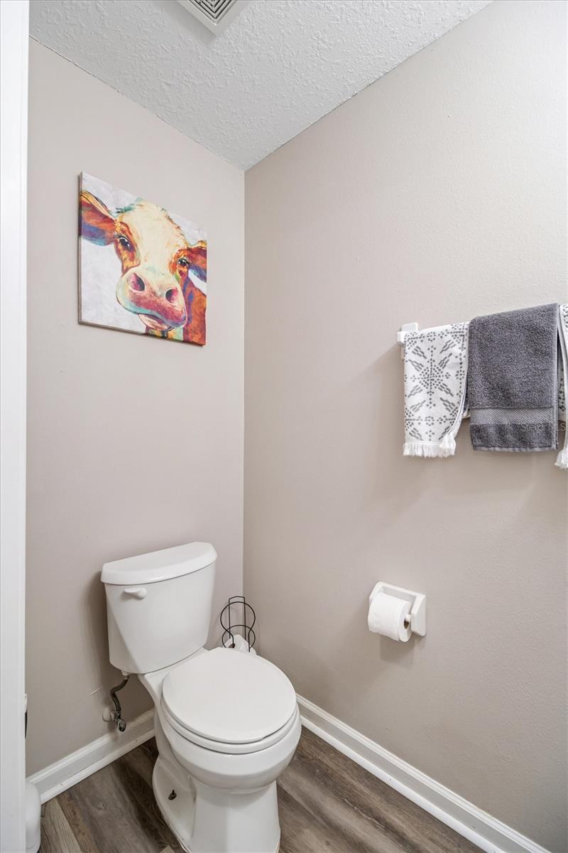 Image 10 of 27 For 8542 Jasper Avenue