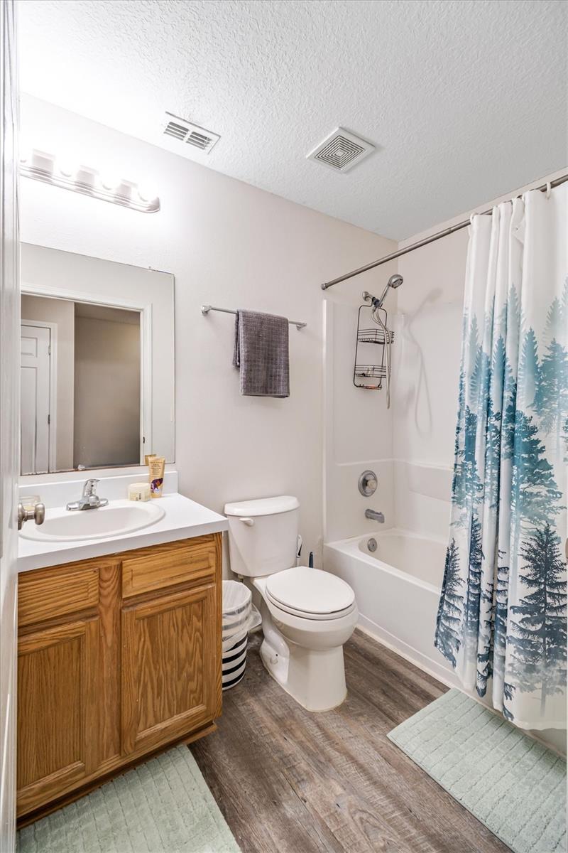 Image 18 of 27 For 8542 Jasper Avenue