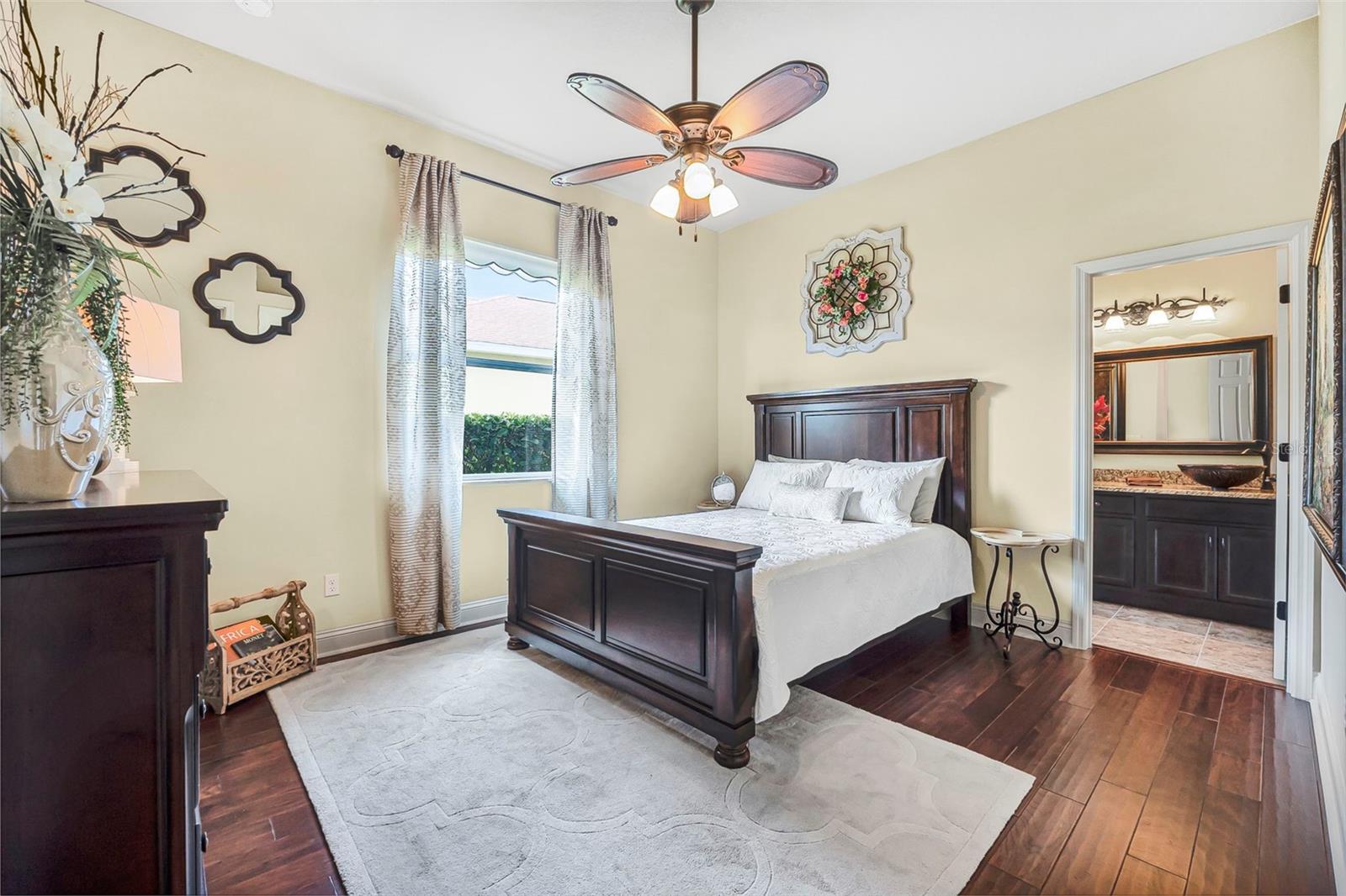 Image 36 of 60 For 568 Luna Bella Lane
