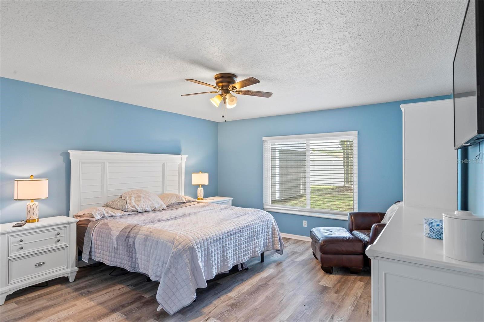 Image 18 of 44 For 226 Pinegrove Drive