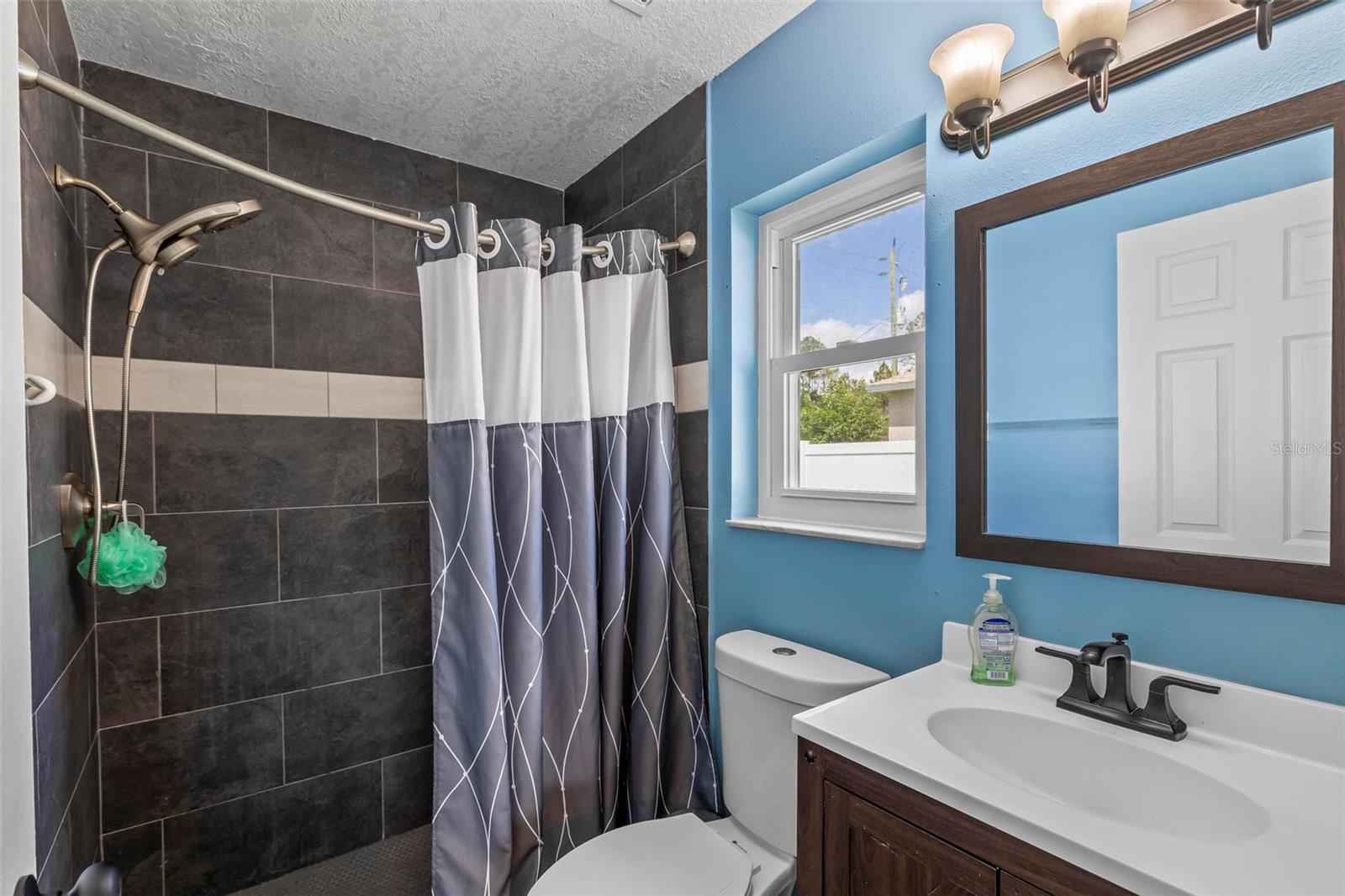 Image 23 of 44 For 226 Pinegrove Drive
