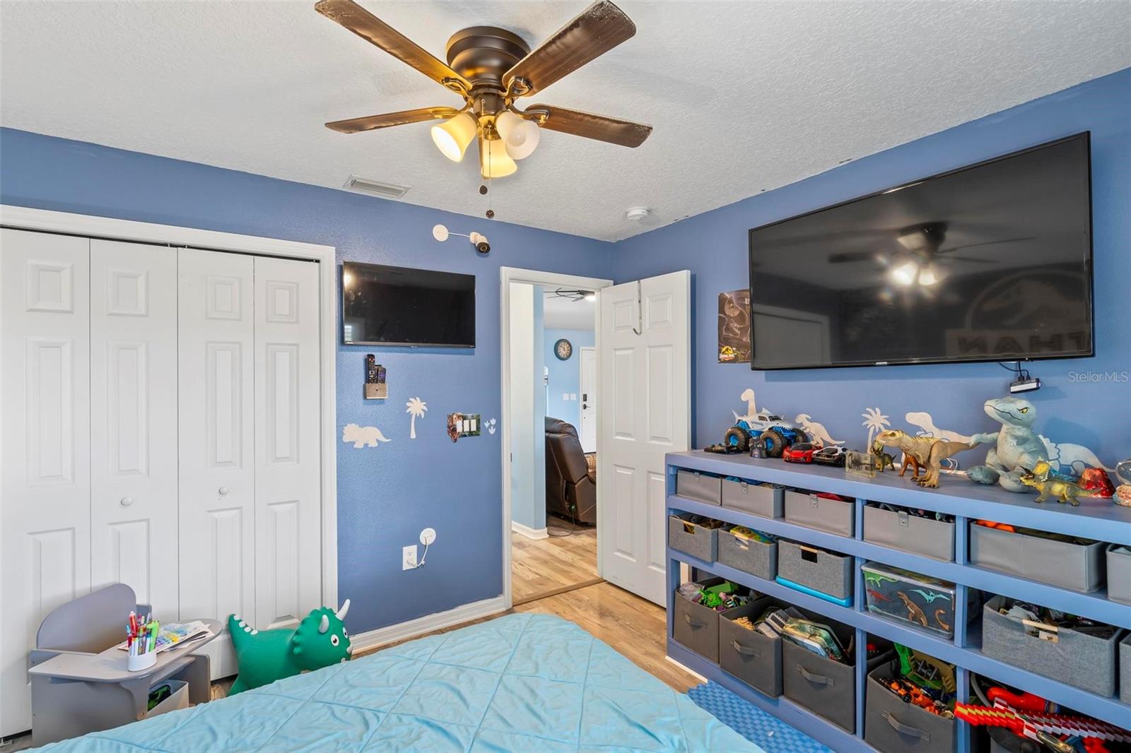 Image 31 of 44 For 226 Pinegrove Drive