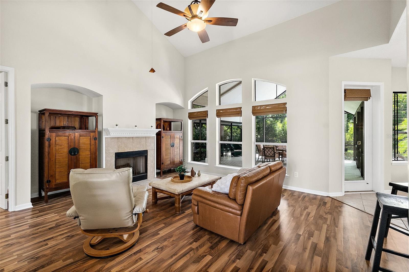 Image 14 of 58 For 341 Valverde Lane