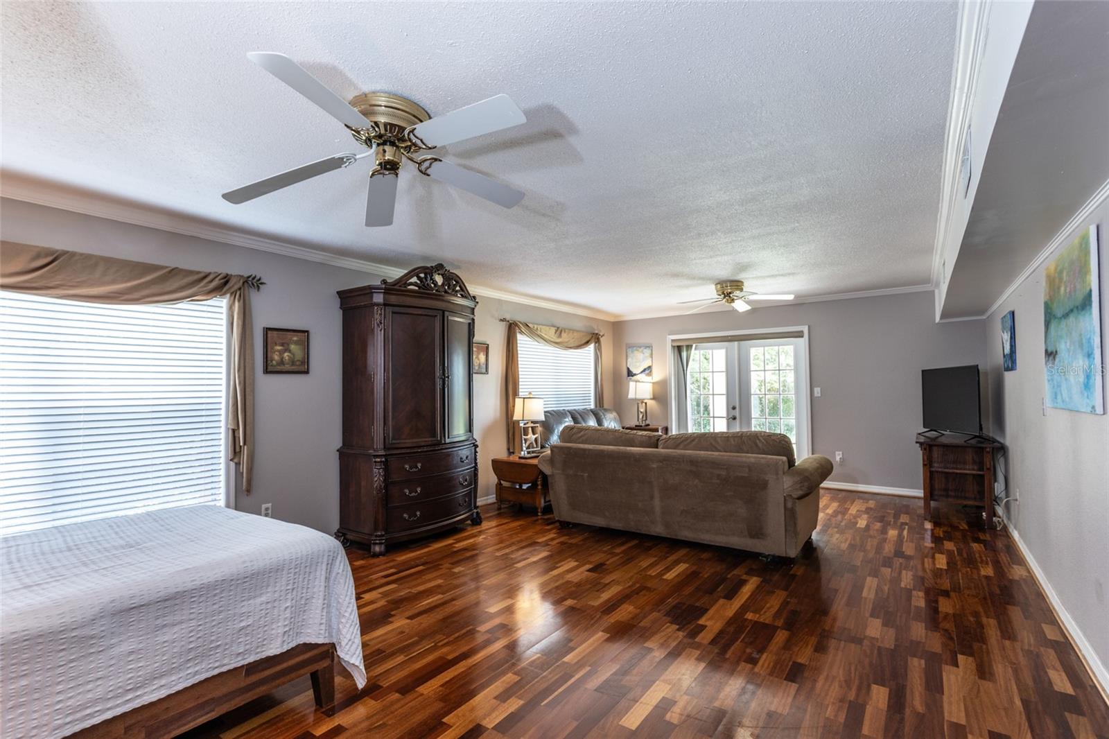 Image 22 of 46 For 5009 Shore Drive