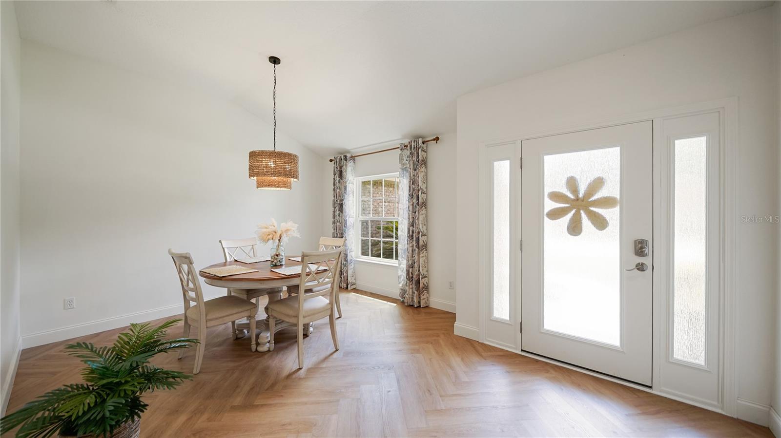 Image 3 of 45 For 2020 Spring Meadows Court