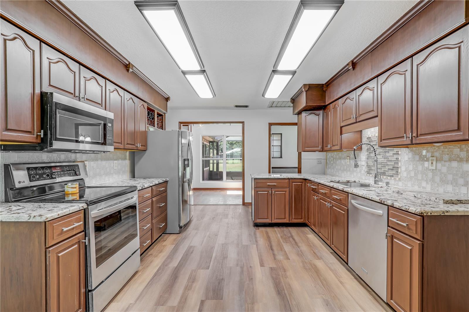 Image 4 of 73 For 1466 Arena Road