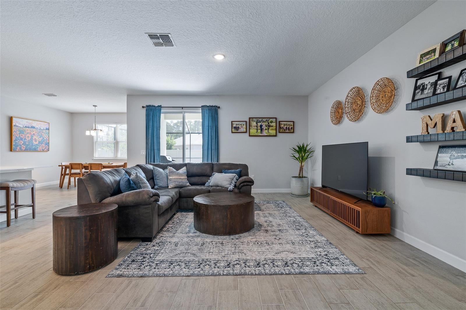 Image 13 of 68 For 90 Lancelot Drive