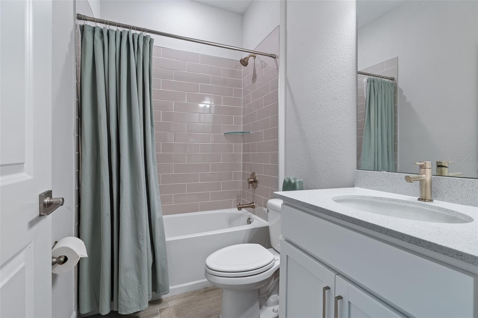 Image 33 of 68 For 90 Lancelot Drive